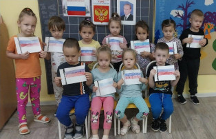 Рисование в средней группе №5 Рисование в средней группе №5.