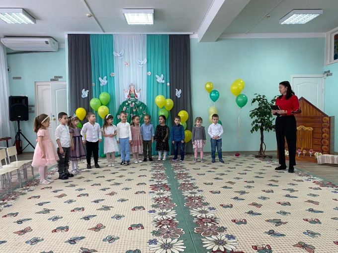 С Международным женским днём примите поздравления! С Международным женским днём примите поздравления!.