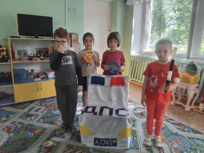 Познавательный час "Безопасный пешеход" Познавательный час "Безопасный пешеход".